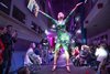 IV dzien Festiwalu - Fashin Express z pokazem mody z udziałem głownianek-na zdjęciu supermodelka  pokazu (7)